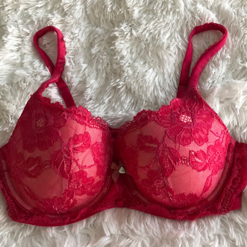 Victoria Secret - body by Victoria lined Demi bra